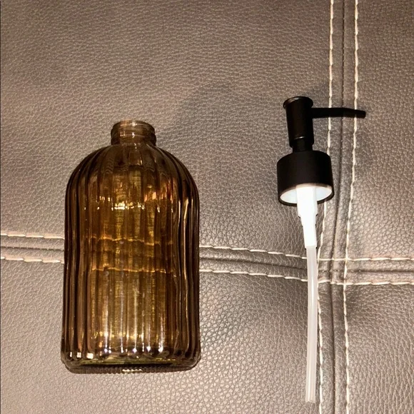 Amber Glass Soap Dispenser with Black Pump - Picture 5 of 5